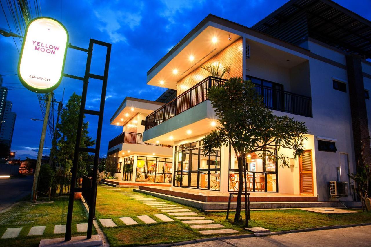Yellow Moon Hotel Патая Екстериор снимка