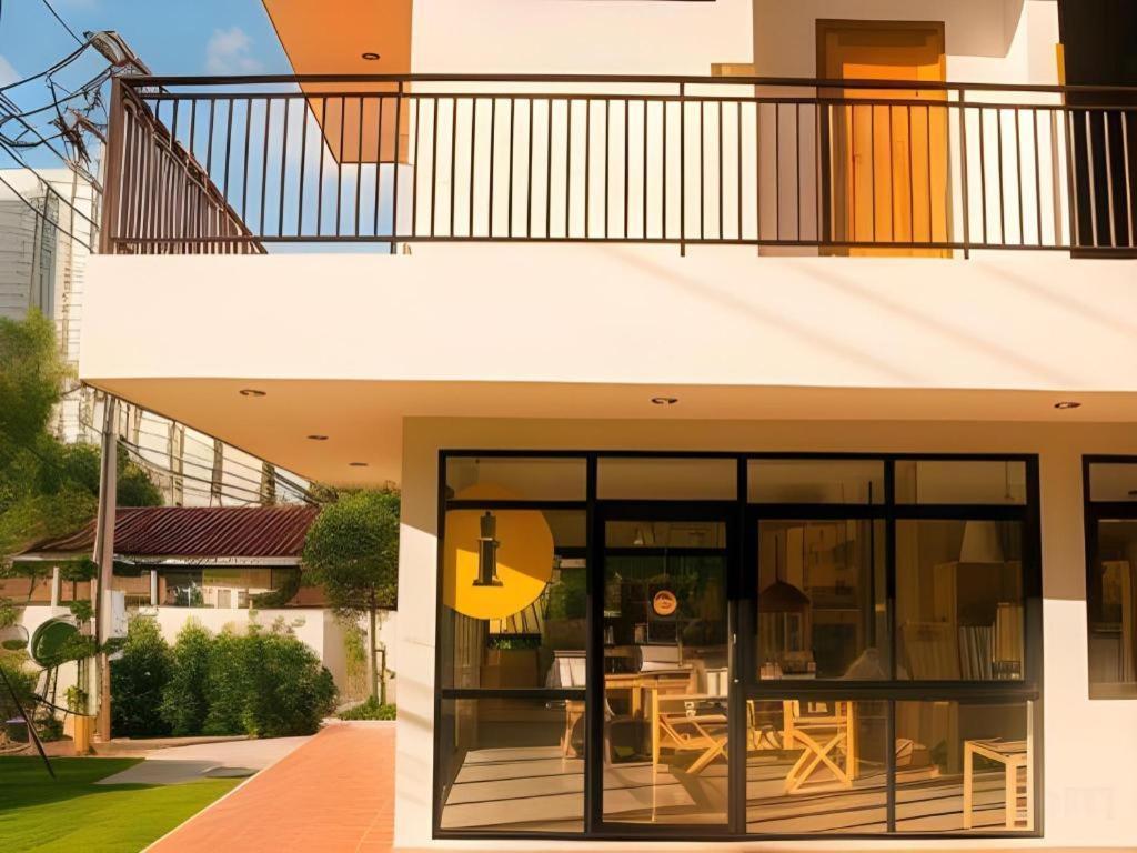 Yellow Moon Hotel Патая Екстериор снимка