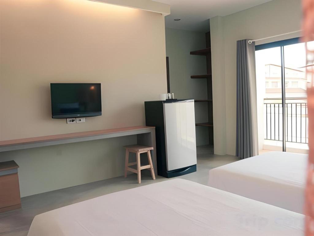 Yellow Moon Hotel Патая Екстериор снимка