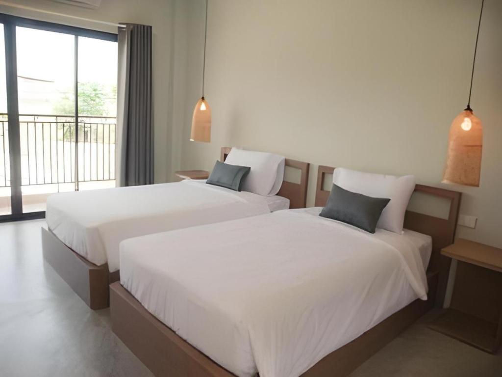 Yellow Moon Hotel Патая Екстериор снимка