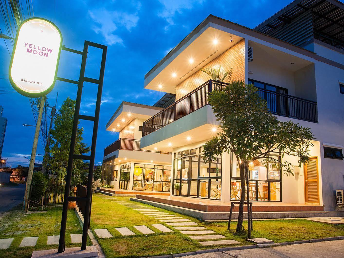 Yellow Moon Hotel Патая Екстериор снимка
